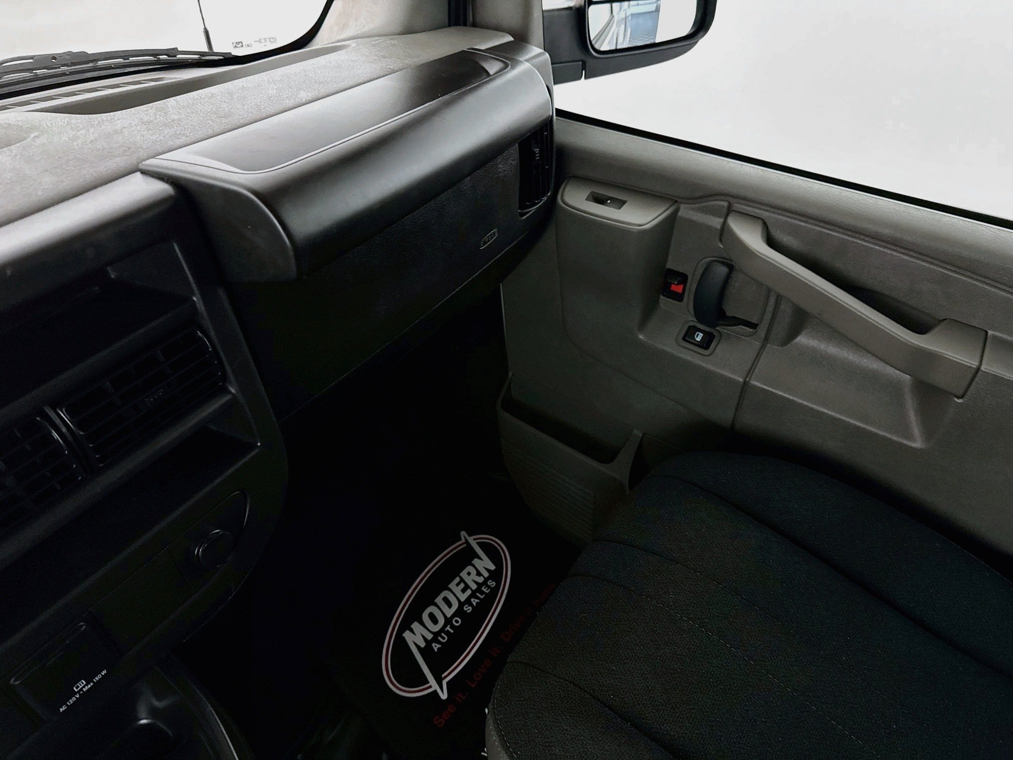 Used 2025 GMC Savana 2500 w/ Driver Convenience Package RWD image 29