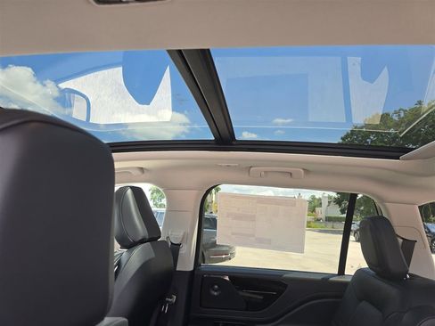 New 2025 Lincoln Aviator 2WD w/ Equipment Group 101A image 28