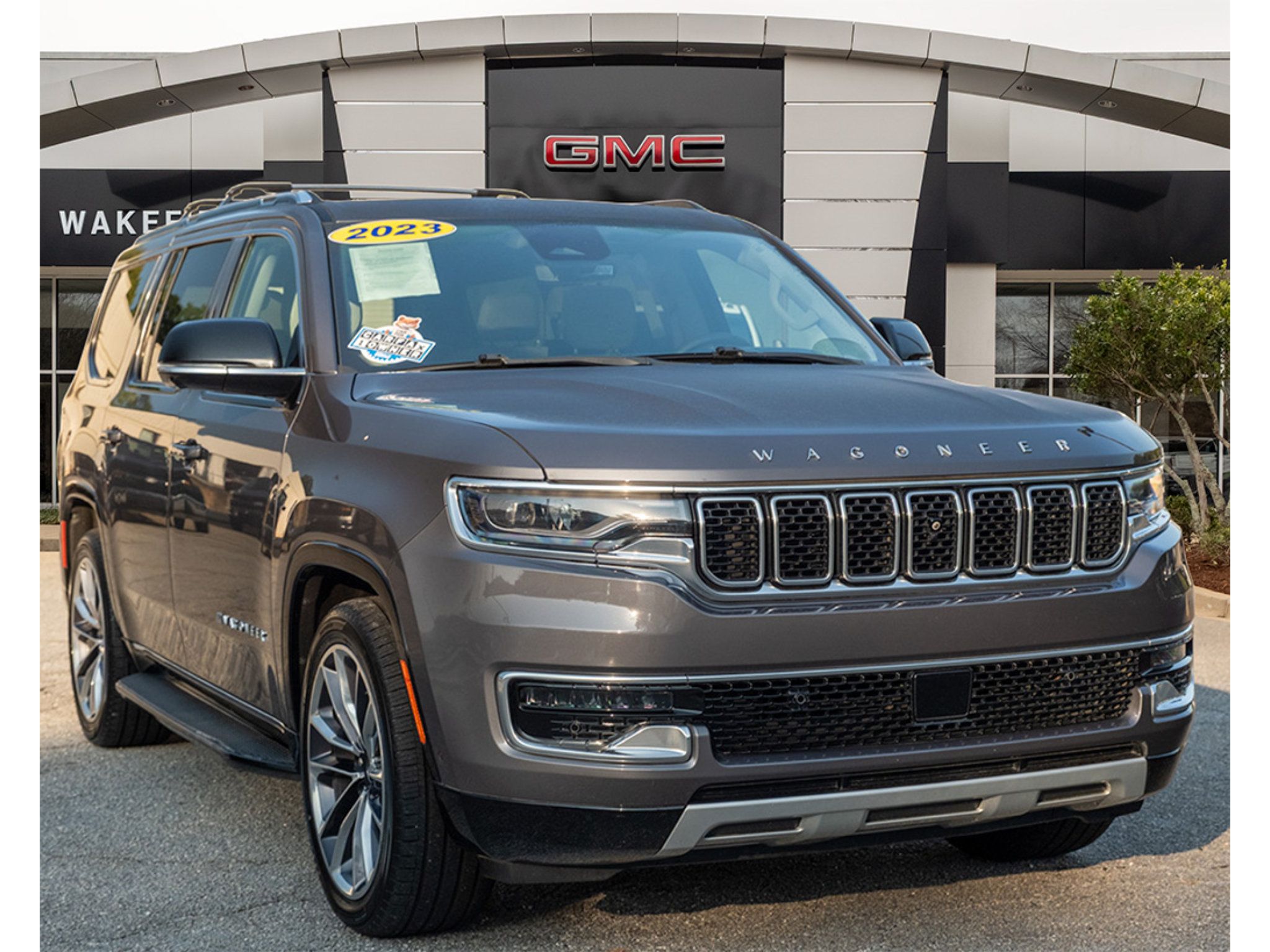 Used 2023 Jeep Wagoneer Series II w/ Convenience Group I AWD/4WD image 1