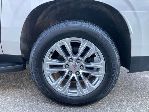 Certified 2022 GMC Yukon XL SLT w/ SLT Luxury Package image 9