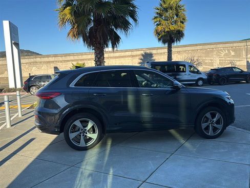 Used 2025 Audi Q5 Premium Plus w/ Premium Plus image 5