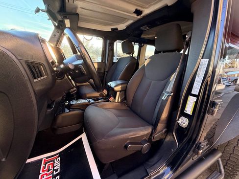 Used 2016 Jeep Wrangler Unlimited Sport w/ Connectivity Group image 18