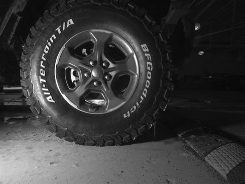 Used 2022 Jeep Gladiator Rubicon w/ Dual Top Group image 10