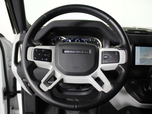 Used 2023 Land Rover Defender 90 S image 13