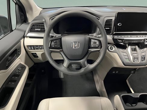 Used 2026 Honda Odyssey EX-L image 17