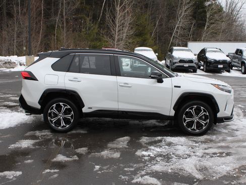 Used 2023 Toyota RAV4 XSE w/ Weather Package image 4