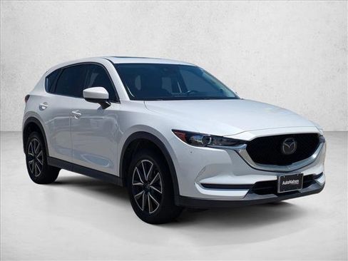 Used 2018 MAZDA CX-5 Touring w/ Preferred Equipment Package FWD image 3