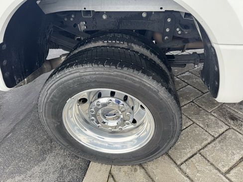 Used 2022 Ford F450 Limited w/ FX4 Off-Road Package image 9