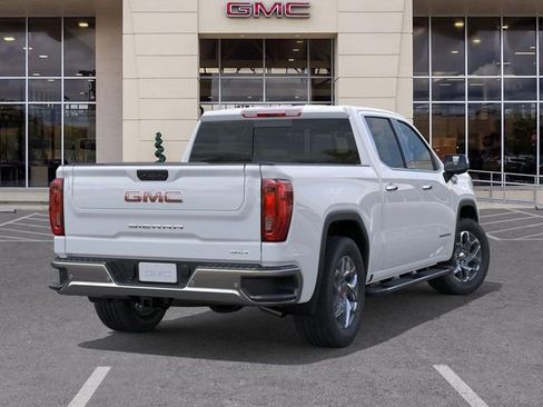 New 2026 GMC Sierra 1500 SLT image 4