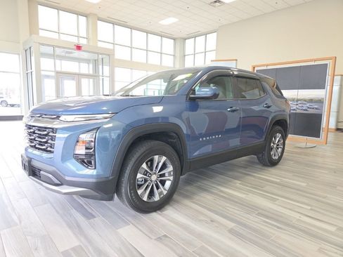 Used 2026 Chevrolet Equinox LT w/ Convenience Package II image 2