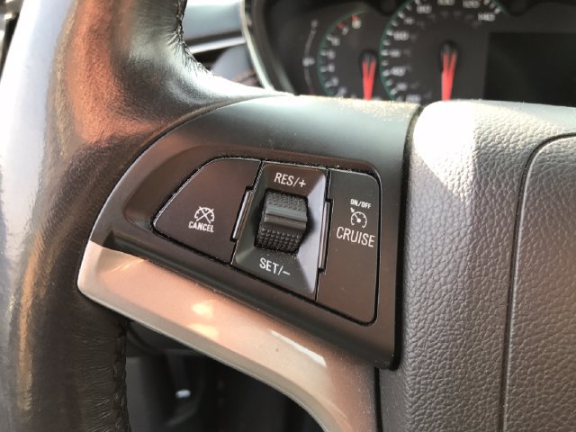 Used 2022 Chevrolet Trax LT w/ Premium Seat Package AWD/4WD image 33