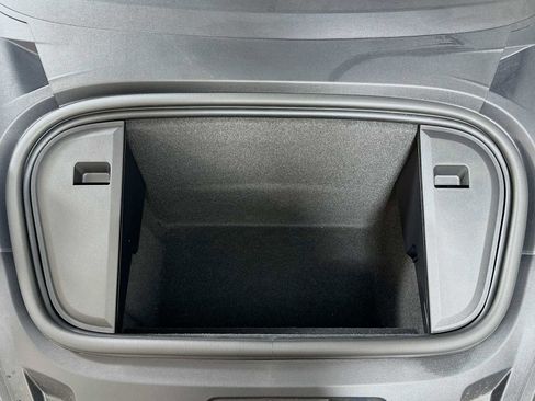 New 2025 Porsche Taycan image 30