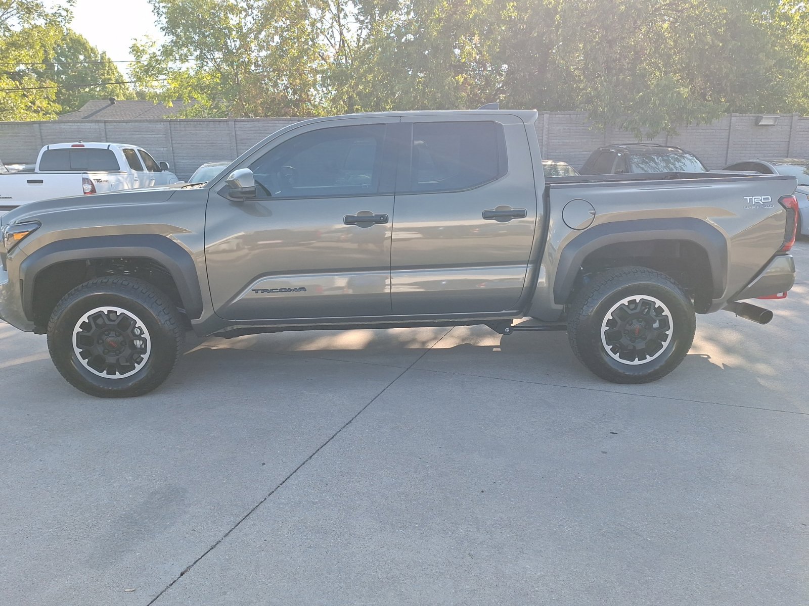 Used 2025 Toyota Tacoma TRD Off-Road AWD/4WD image 3