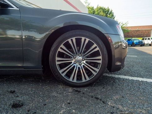 Used 2014 Chrysler 300 S RWD image 10