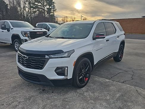 Certified 2023 Chevrolet Traverse Premier w/ Redline Edition image 4