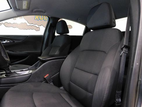 Used 2018 Chevrolet Malibu LT image 38