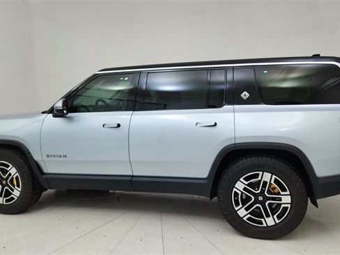 Used 2023 Rivian R1S Launch Edition image 4