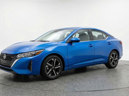 Used 2025 Nissan Sentra SV FWD image 3