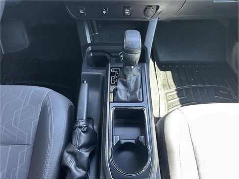 Used 2017 Toyota Tacoma TRD Sport w/ Tow Package (A/T) image 23