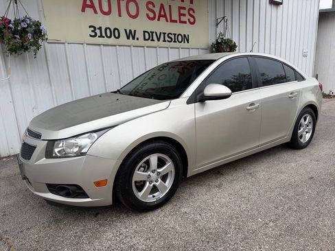 Used 2013 Chevrolet Cruze LT FWD image 3
