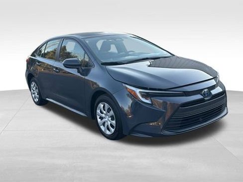 Used 2024 Toyota Corolla LE image 29