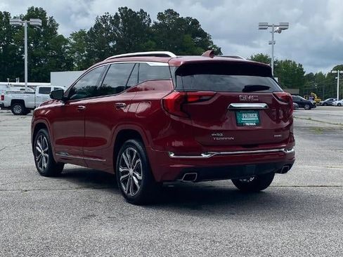 Used 2019 GMC Terrain Denali w/ Advanced Safety Package image 5