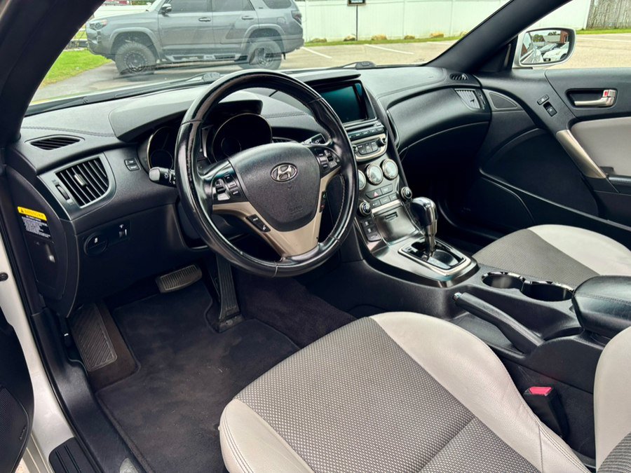 Used 2013 Hyundai Genesis 2.0T RWD image 11