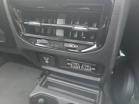 New 2025 Jeep Grand Cherokee L Limited w/ Luxury Tech Group II image 98