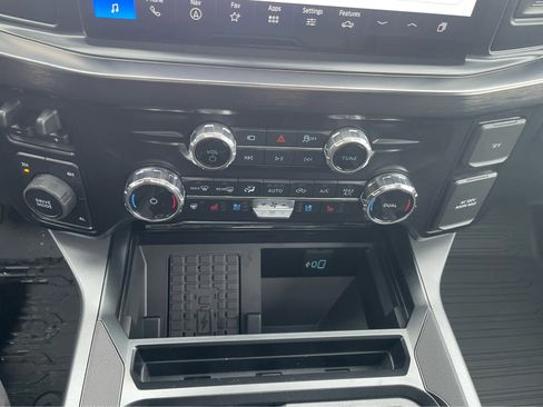 Used 2026 Ford F350 Lariat w/ FX4 Off-Road Package image 25