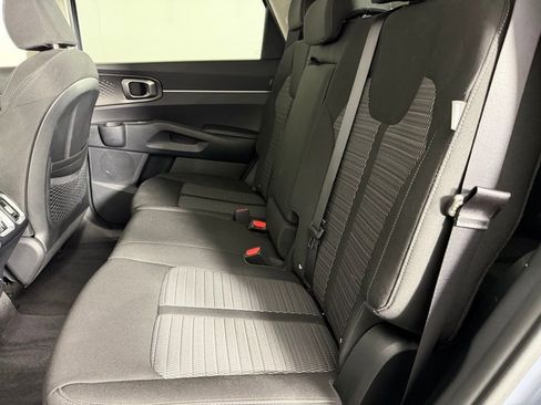 Used 2025 Kia Sorento LX image 26