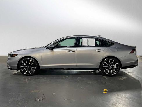 Used 2025 Honda Accord Touring image 6