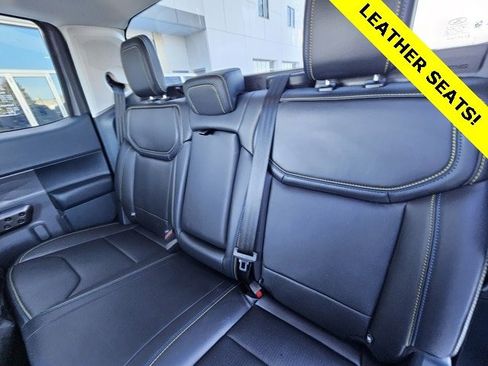 Used 2025 Ford Maverick Lobo image 12