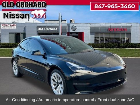 Used 2022 Tesla Model 3 Standard Range image 4