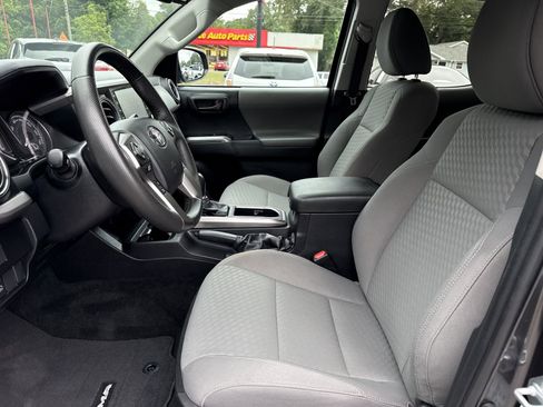Used 2023 Toyota Tacoma SR5 RWD image 9