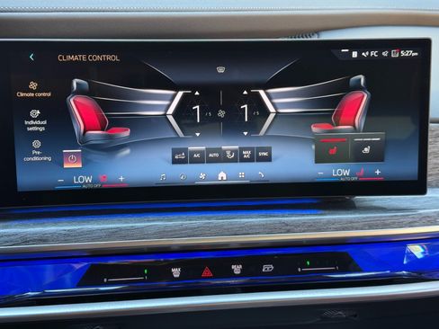 Used 2024 BMW i7 xDrive60 AWD/4WD image 31