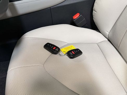 Used 2024 Toyota Grand Highlander Limited image 20