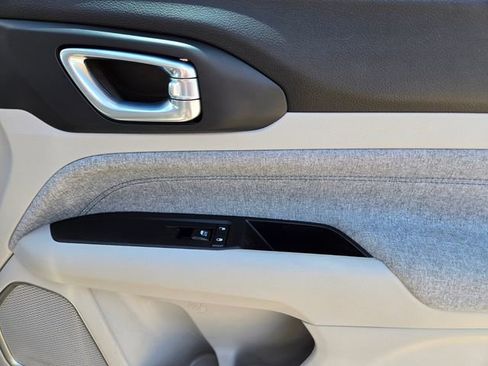 Used 2022 Jeep Compass Latitude w/ Convenience Group FWD image 22