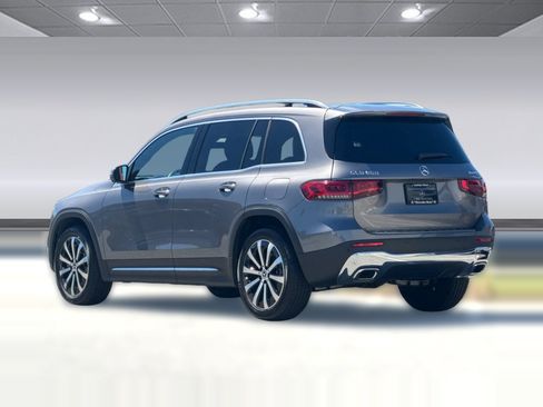 Used 2022 Mercedes-Benz GLB 250 4MATIC image 3