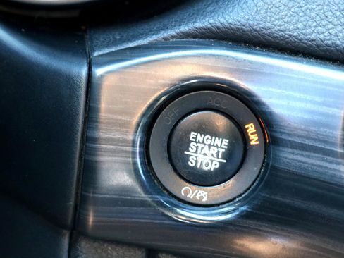 Used 2019 Jeep Grand Cherokee Altitude image 26