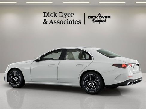 Used 2025 Mercedes-Benz E 350 Sedan image 18