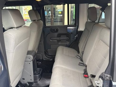 Used 2008 Jeep Wrangler Unlimited Sahara AWD/4WD image 11