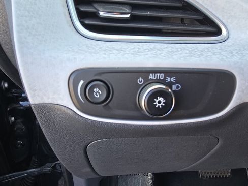 Used 2020 Chevrolet Bolt LT image 17