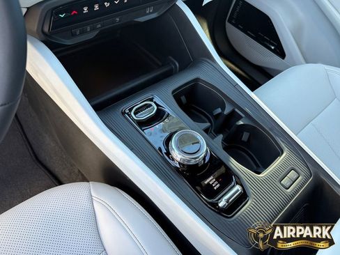 New 2026 Jeep Cherokee Limited image 18