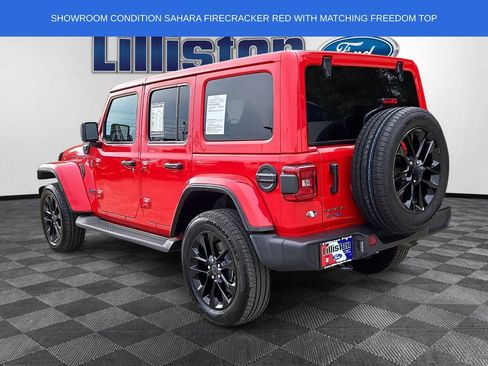 Used 2025 Jeep Wrangler Unlimited Sahara AWD/4WD image 6