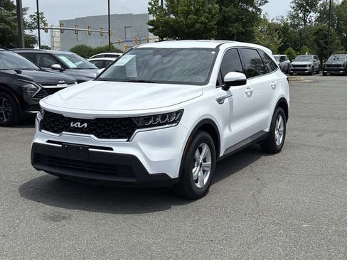 Used 2022 Kia Sorento LX FWD image 5
