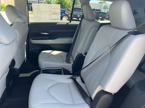 New 2026 Toyota Grand Highlander FWD image 13