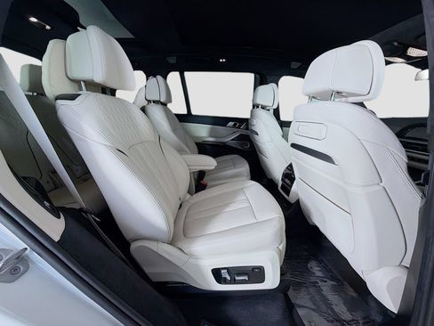 Used 2026 BMW X7 M60i w/ Executive Package AWD/4WD image 29
