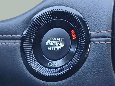 Used 2022 Jeep Compass Limited image 19