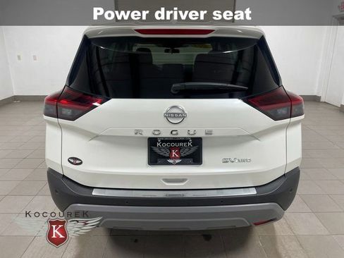 Used 2023 Nissan Rogue SV image 5