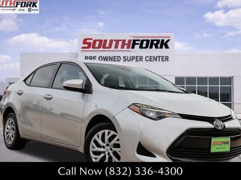 Used 2019 Toyota Corolla LE image 1